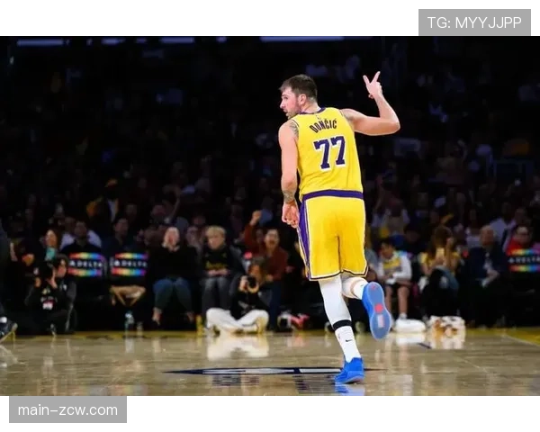 库里巴特勒缺席湖人赛 东契奇季前赛计划首次回应詹姆斯伤情